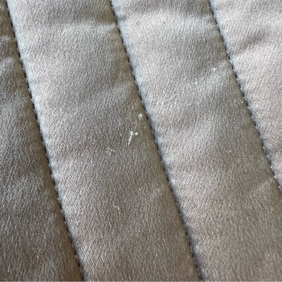 Ann Gish Silk Charmeuse Jumbo Pillow Sham Set Champagne Channel Quilt 29x35 FLAW - Picture 9 of 13